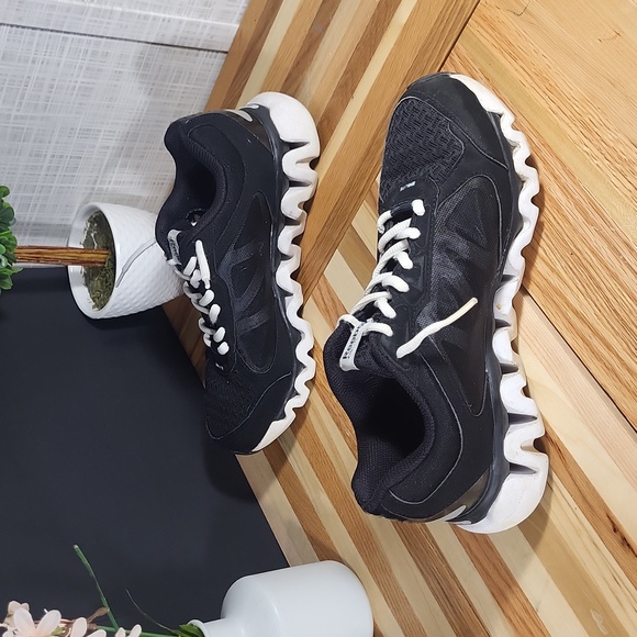 Reebok ZigLite 3D Fuse Frame, Black White, Running - Picture 4 of 6